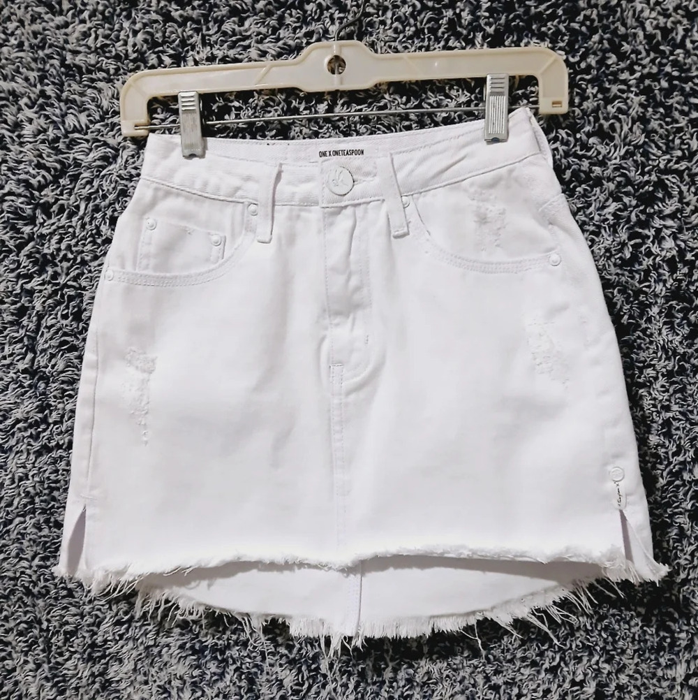 One X One Teaspoon REVOLVE Junkyard Extreme Distressed White Denim Jean Skirt